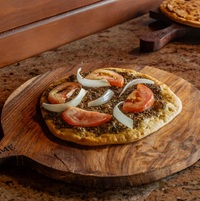 Veggie zaatar manakeesh